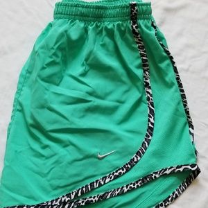 Nike Running Shorts Green Size S